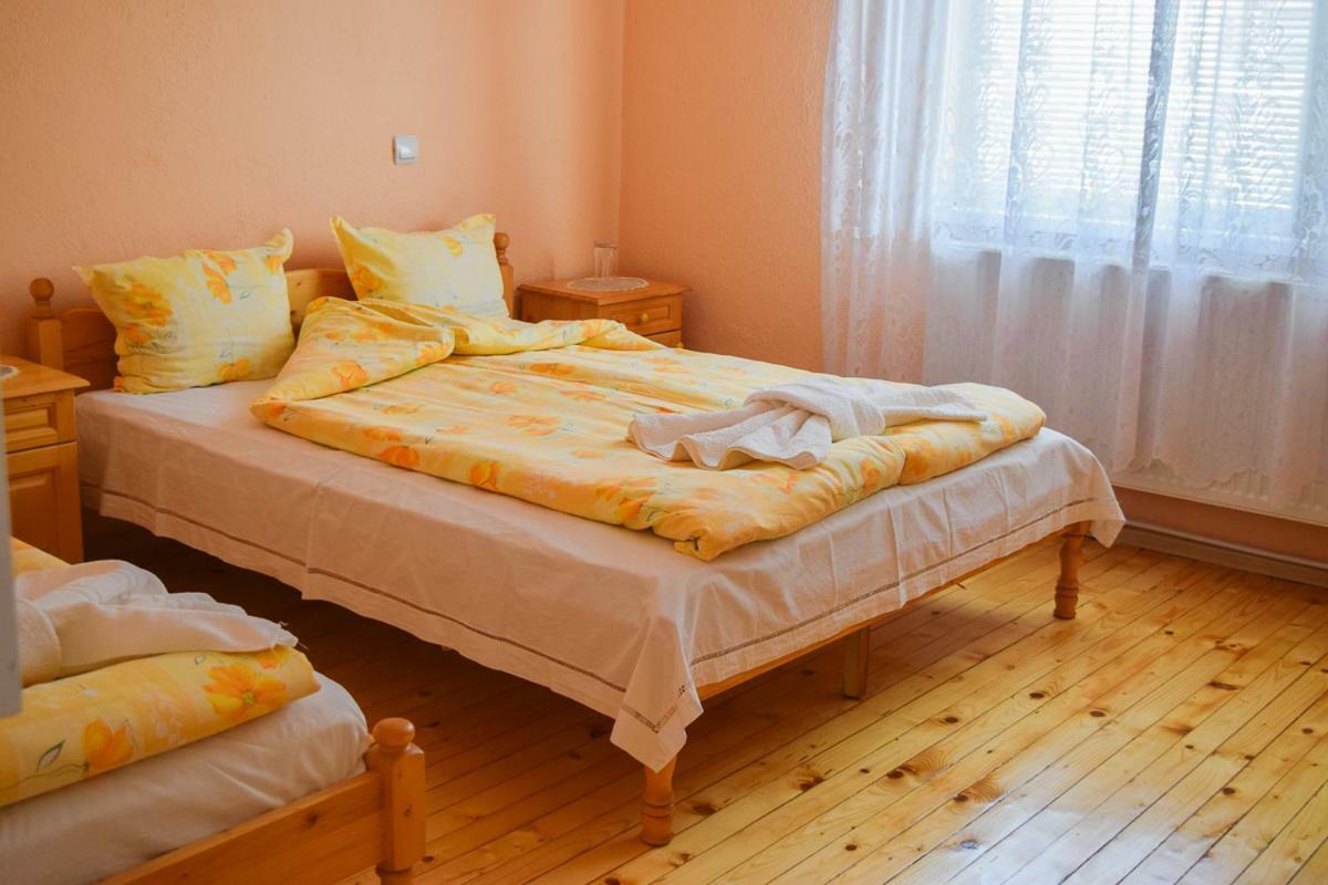 Velkovski Guest House Hisarya Luaran gambar
